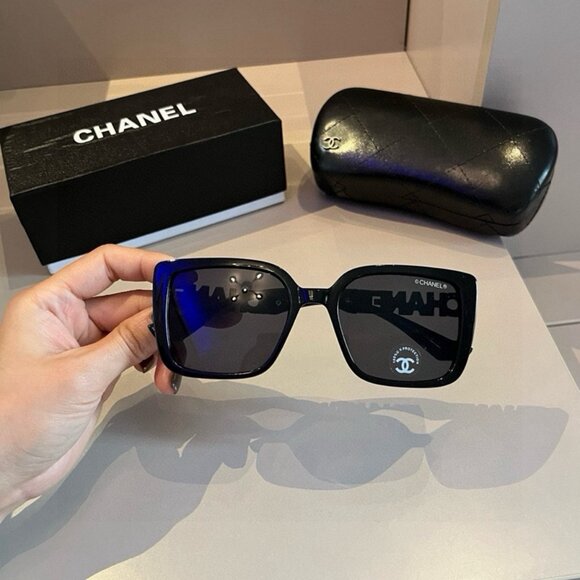 CHANEL Women\'s Black Square Sunglasses main image 4